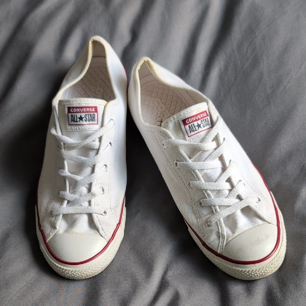 Converse White and Red Low-Top Sneakers Canvas